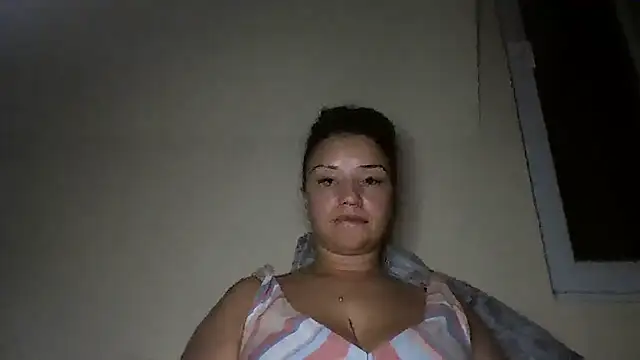 Snapshot of Linusya chatting on 14, 9, 2025 Linusya online show from 14, 9, 2025