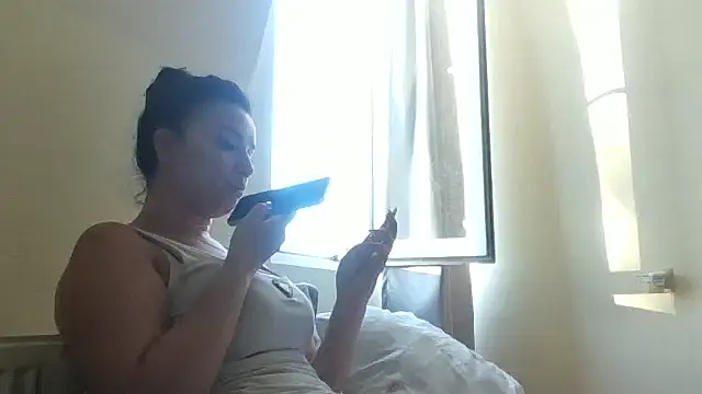 Snapshot of Linusya chatting on 24, 9, 2025 Linusya online show from 24, 9, 2025