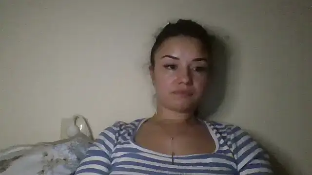 Snapshot of Linusya chatting on 2, 11, 2025 Linusya online show from 2, 11, 2025