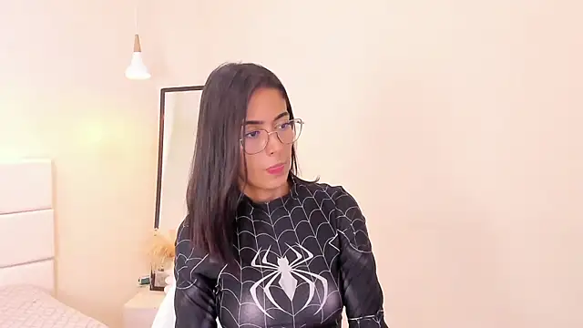 Snapshot of your_khloe chatting on 3, 6, 2026 your khloe online show from 3, 6, 2026