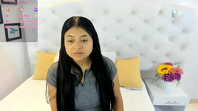 thaliia gomez online show from 7, 3, 2025