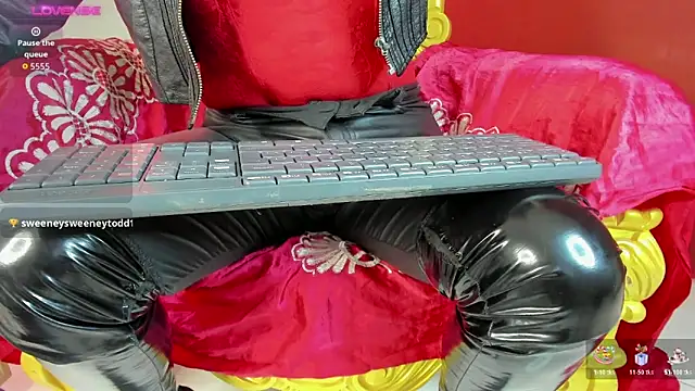 Snapshot of Alana_Jones_ chatting on 14, 11, 2025 Alana Jones online show from 14, 11, 2025