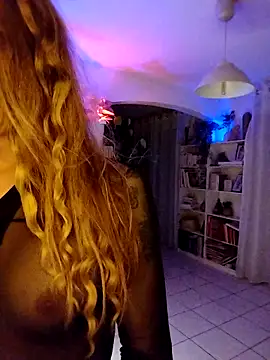 Luna Kitanna online show from 2, 11, 2025