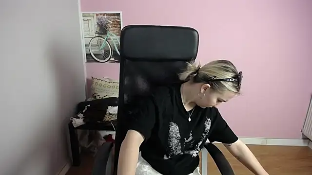 viktoria lovely online show from 5, 5, 2026