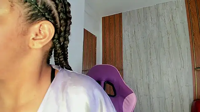 Alika01 online show from 4, 10, 2025
