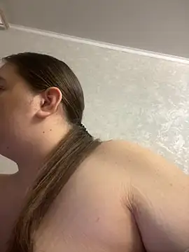 Snapshot of GabiBoobs chatting on 29, 10, 2025 GabiBoobs online show from 29, 10, 2025