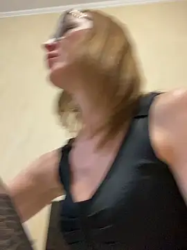 Snapshot of LauraDavis chatting on 25, 4, 2026 LauraDavis online show from 25, 4, 2026