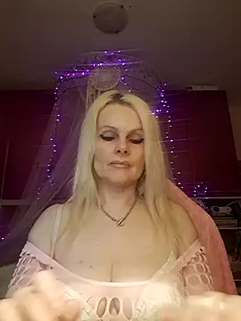Snapshot of Angeldevilus chatting on 1, 10, 2025 Angeldevilus online show from 1, 10, 2025