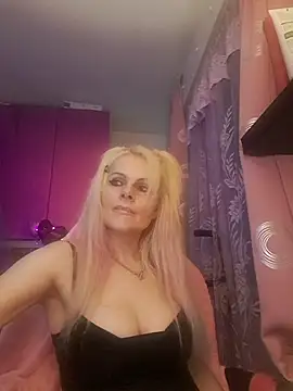 Snapshot of Angeldevilus chatting on 13, 3, 2025 Angeldevilus online show from 13, 3, 2025