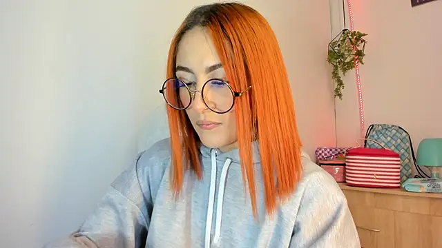 Snapshot of Tiarha chatting on 16, 12, 2024 Tiarha online show from 16, 12, 2024