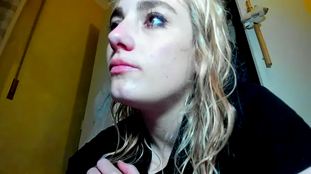 Snapshot of Monicbabe chatting on 26, 9, 2025 Monicbabe online show from 26, 9, 2025