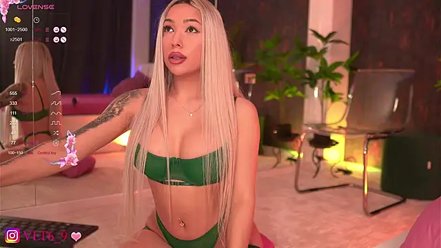 violettabunny03 online show from 25, 2, 2025