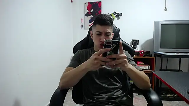 Snapshot of Iam_yourbabyprincess_XD chatting on 27, 10, 2025 Iam yourbabyprincess XD online show from 27, 10, 2025