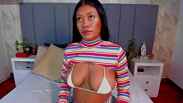 JulianaMiller online show from 6, 11, 2025