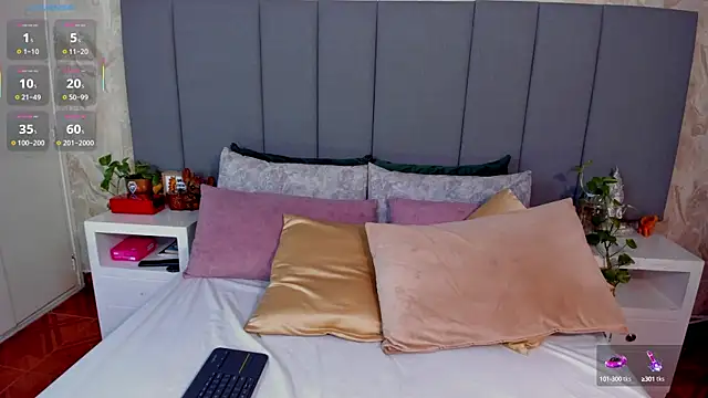 JulianaMiller online show from 13, 10, 2025