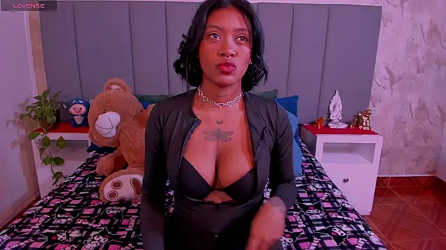 JulianaMiller online show from 25, 1, 2025