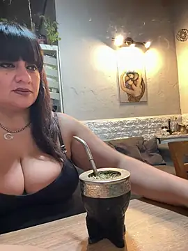 Snapshot of Sensualmente333 chatting on 1, 8, 2026 Sensualmente333 online show from 1, 8, 2026