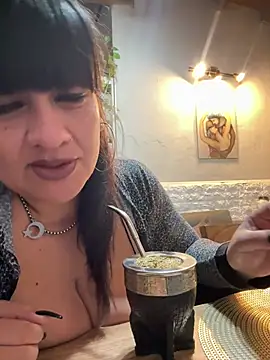 Snapshot of Sensualmente333 chatting on 27, 7, 2026 Sensualmente333 online show from 27, 7, 2026