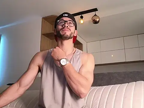 Phantom Bigger1 online show from 6, 1, 2026