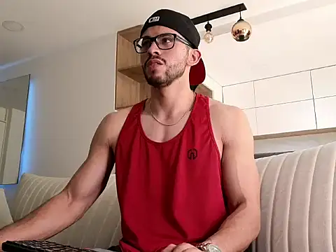 Phantom Bigger1 online show from 16, 12, 2025