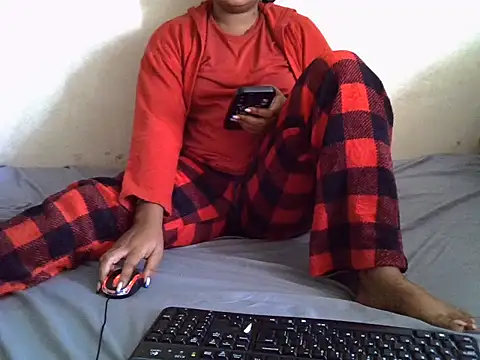 Crystal  Gee online show from 18, 7, 2026