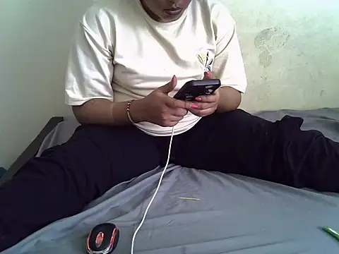 Crystal  Gee online show from 8, 10, 2025