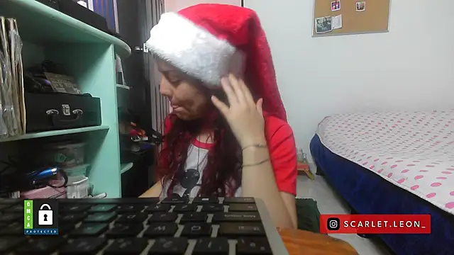 Scarletleon77 online show from 16, 12, 2025