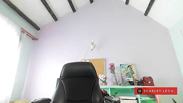 Scarletleon77 online show from 13, 12, 2024