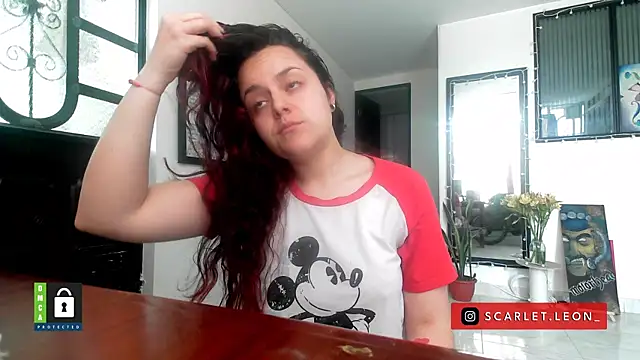 Scarletleon77 online show from 18, 12, 2025