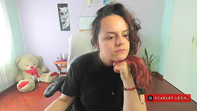 Scarletleon77 online show from 17, 1, 2025