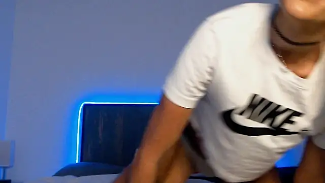 UK Tall Barbie Slut online show from 17, 11, 2025