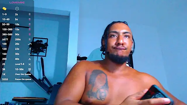 Snapshot of yosoy_enzo2020 chatting on 11, 11, 2025 yosoy enzo2020 online show from 11, 11, 2025