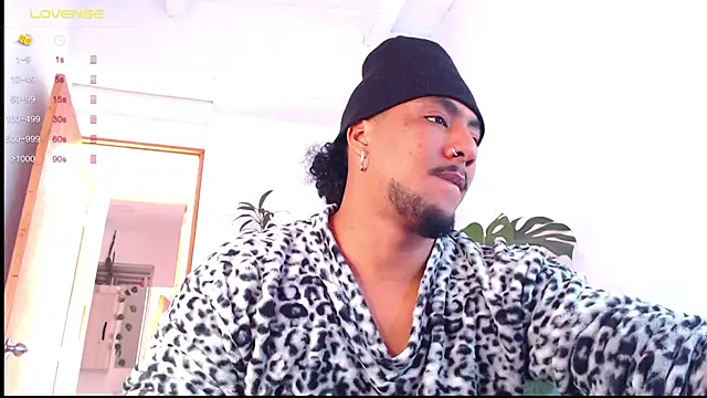 yosoy enzo2020 online show from 23, 1, 2025