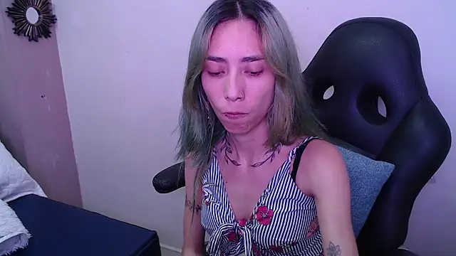 Erika Stevens online show from 23, 11, 2025