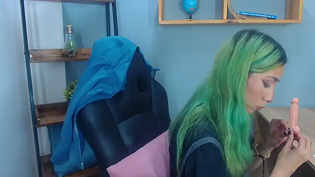 Erika Stevens online show from 15, 11, 2025