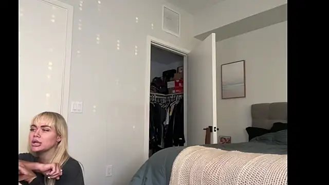 ElenaErickson online show from 12, 4, 2026