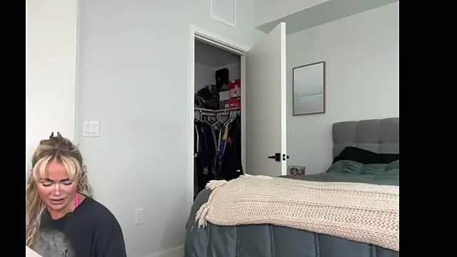 ElenaErickson online show from 11, 2, 2026