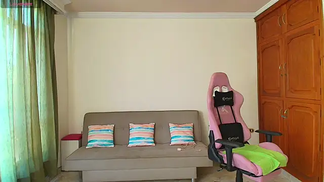 lili jade222 online show from 17, 1, 2026