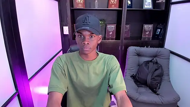 Snapshot of JacksonMuller_ chatting on 27, 10, 2025 JacksonMuller online show from 27, 10, 2025