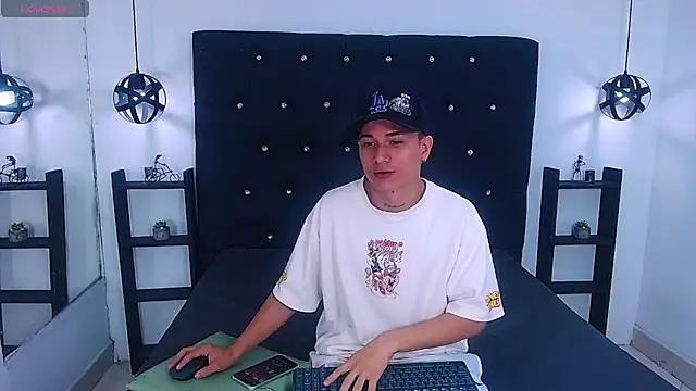 Snapshot of jeic_18 chatting on 12, 10, 2025 jeic 18 online show from 12, 10, 2025