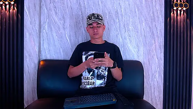 Snapshot of jeic_18 chatting on 11, 11, 2025 jeic 18 online show from 11, 11, 2025