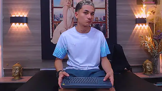 Snapshot of jeic_18 chatting on 22, 11, 2025 jeic 18 online show from 22, 11, 2025