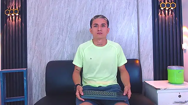 Snapshot of jeic_18 chatting on 1, 12, 2025 jeic 18 online show from 1, 12, 2025