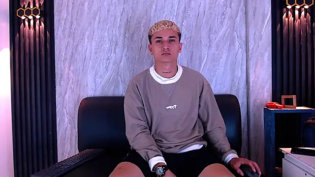 Snapshot of jeic_18 chatting on 13, 11, 2025 jeic 18 online show from 13, 11, 2025