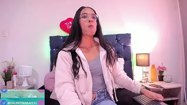 valentinabaez online show from 19, 2, 2025