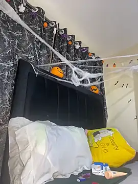 Snapshot of Sexy_barb2 chatting on 25, 10, 2025 Sexy barb2 online show from 25, 10, 2025