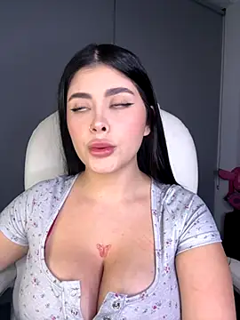 Snapshot of misslollipop04 chatting on 13, 11, 2025 misslollipop04 online show from 13, 11, 2025