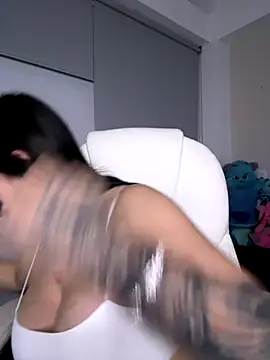 Snapshot of misslollipop04 chatting on 23, 10, 2025 misslollipop04 online show from 23, 10, 2025