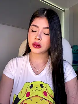 Snapshot of misslollipop04 chatting on 29, 10, 2025 misslollipop04 online show from 29, 10, 2025