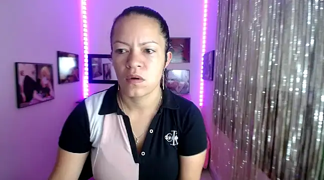 Cristal w online show from 5, 3, 2025